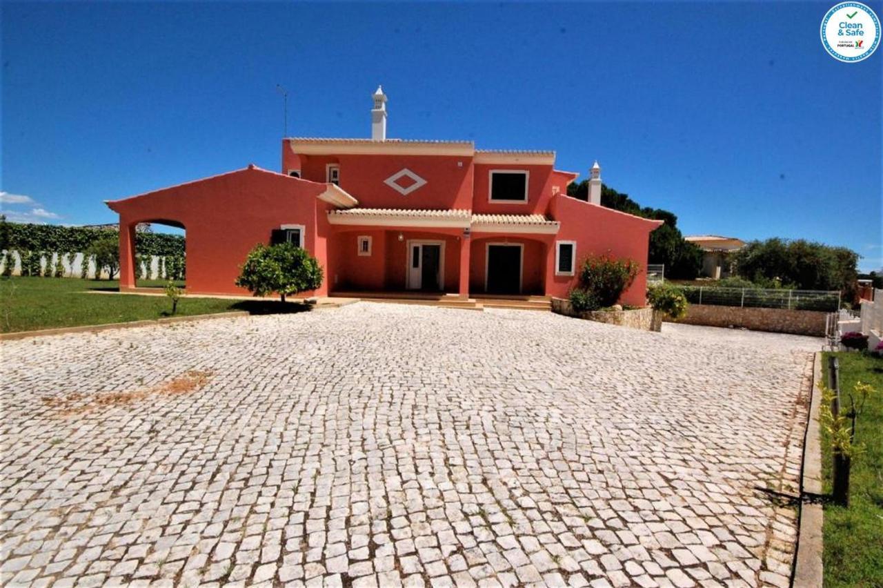 Villa Mikael - Free Wi-Fi - Aircon - Private Pool By Bedzy Albufeira Ngoại thất bức ảnh